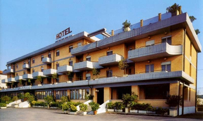 Hotel San Crispino Morrovalle Eksteriør billede